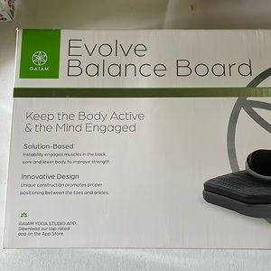 [ NEW Gaiam Evolve Balance Board ]